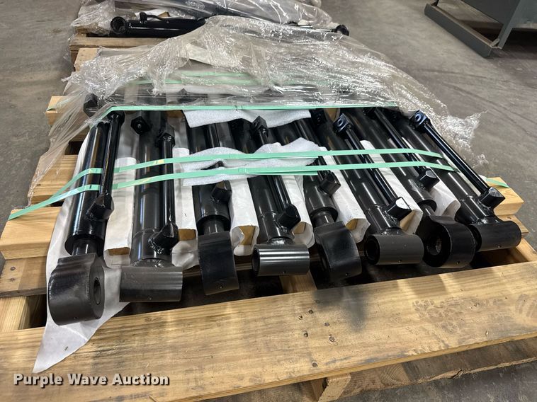 image for item EQ1158 (16) hydraulic cylinders 
