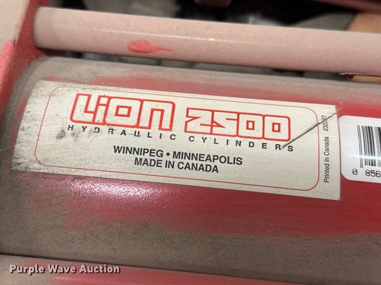 image for item EQ1163 (4) Lion 2500 hydraulic cylinders 