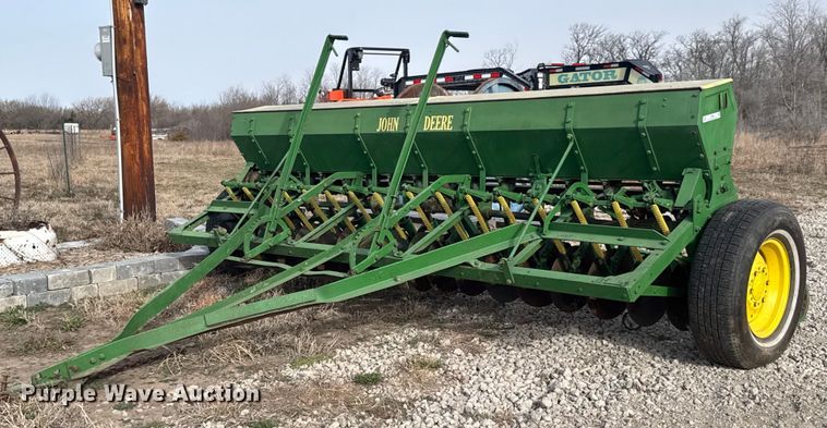 image for item EQ1212 John Deere grain drill