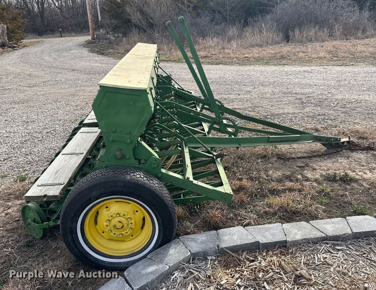 image for item EQ1212 John Deere grain drill