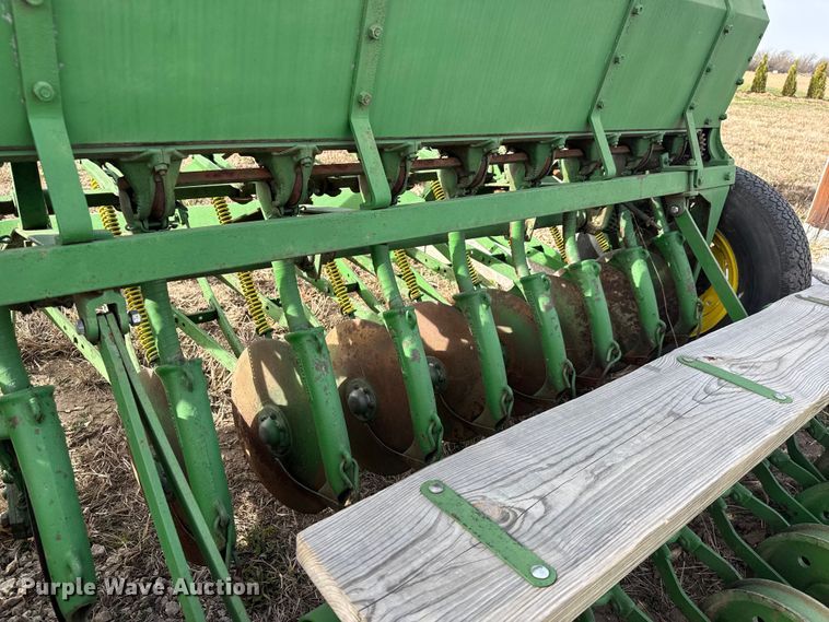 image for item EQ1212 John Deere grain drill