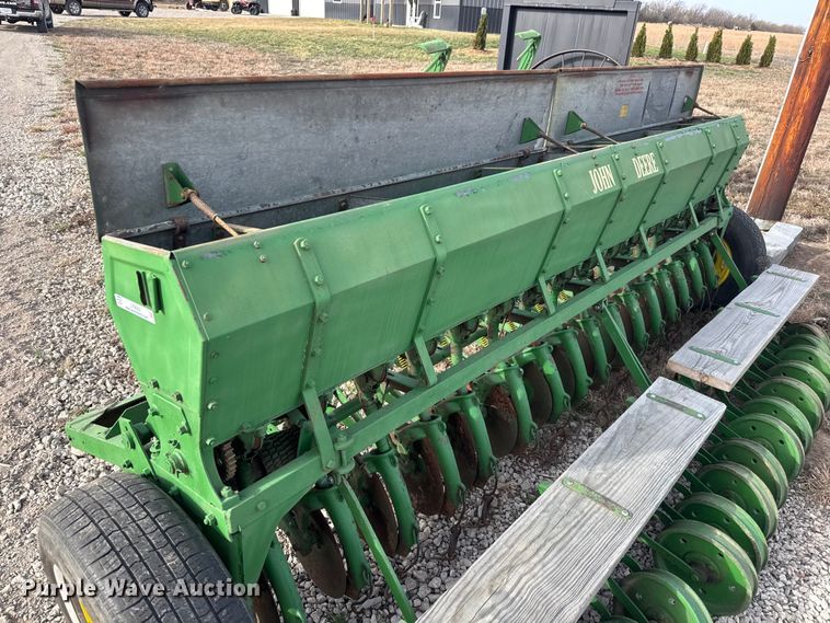 image for item EQ1212 John Deere grain drill