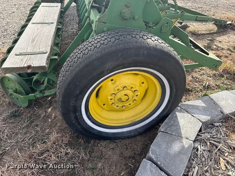 image for item EQ1212 John Deere grain drill