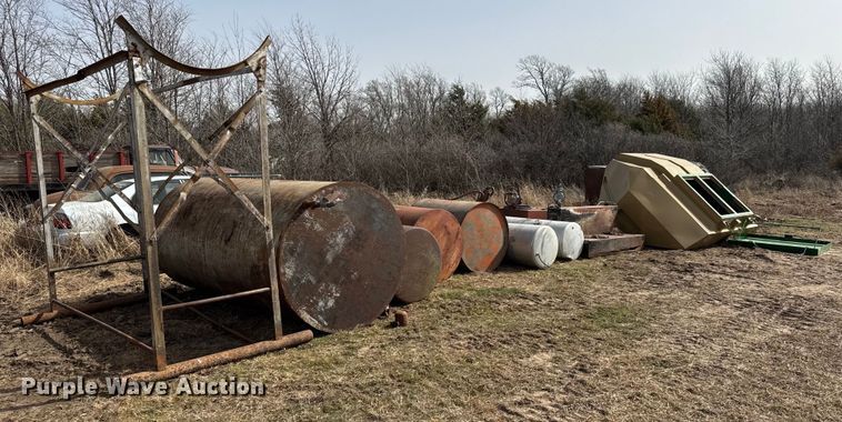 image for item EQ1217 Tanks