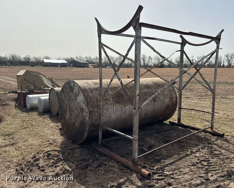 image for item EQ1217 Tanks