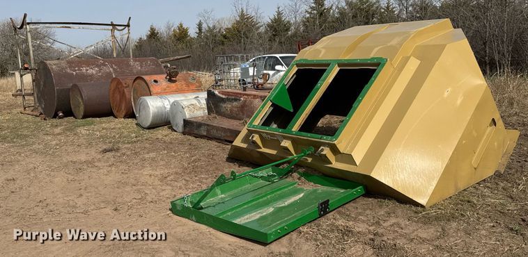 image for item EQ1217 Tanks