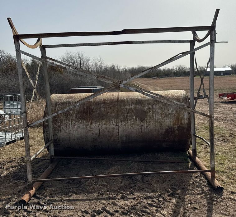 image for item EQ1217 Tanks