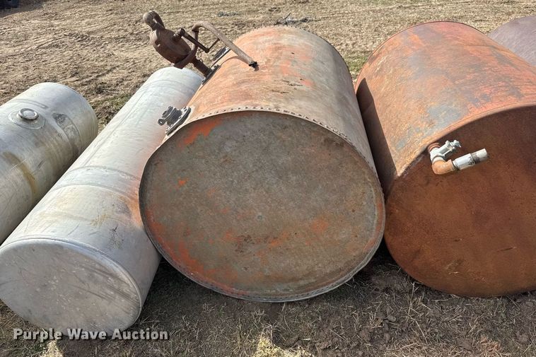 image for item EQ1217 Tanks