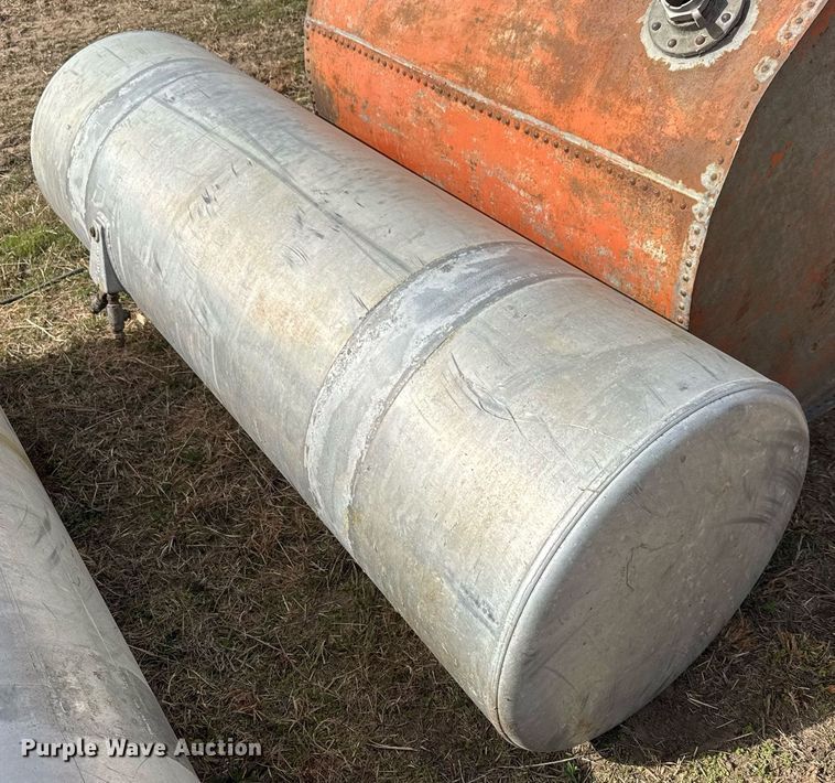 image for item EQ1217 Tanks