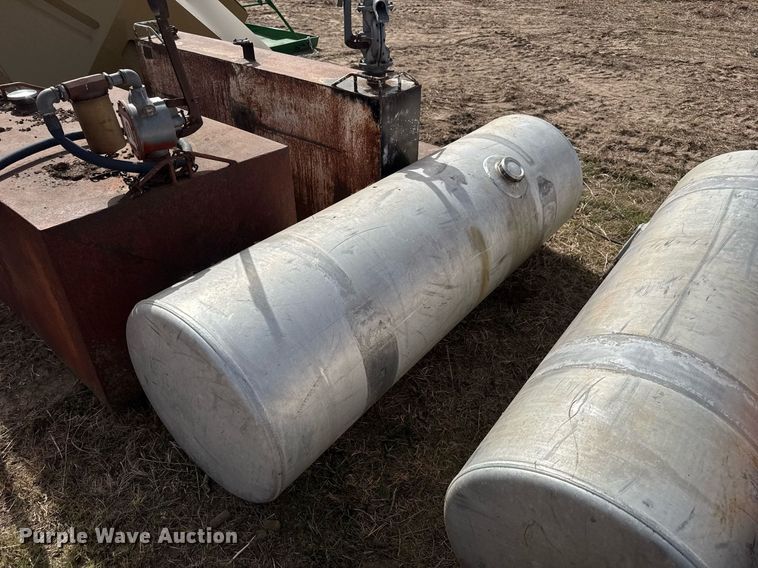 image for item EQ1217 Tanks