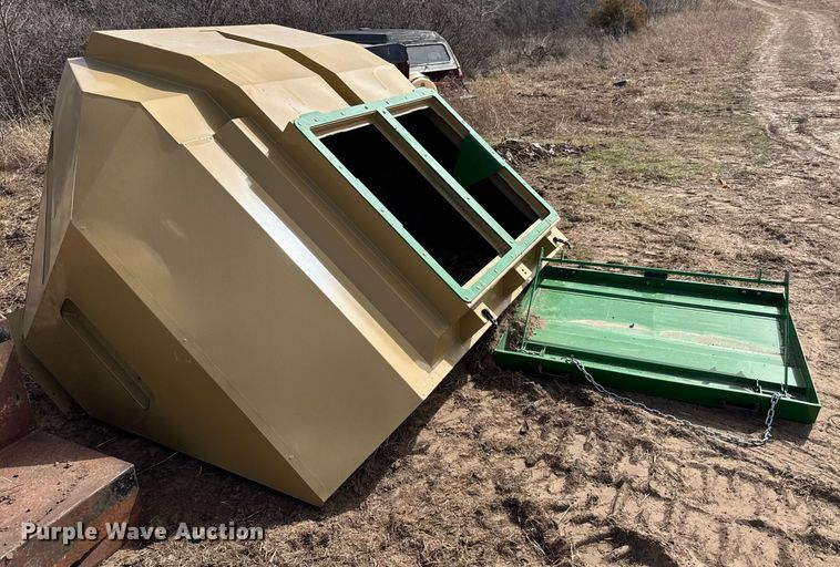 image for item EQ1217 Tanks