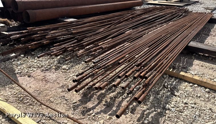 image for item EQ1225 Approximately 210 pieces of sucker rods