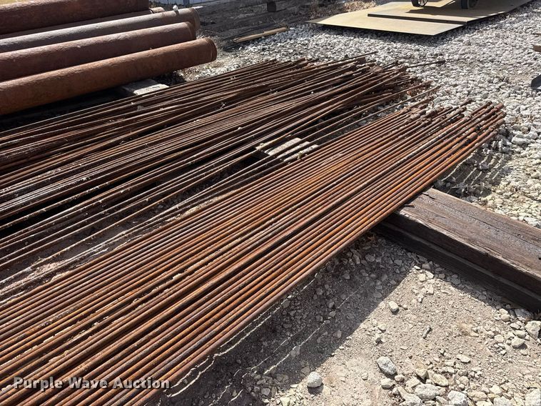 image for item EQ1225 Approximately 210 pieces of sucker rods