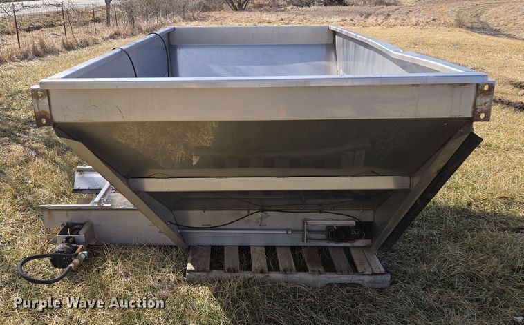 image for item EQ6689 Highway Equipment Company  Multaplier spreader