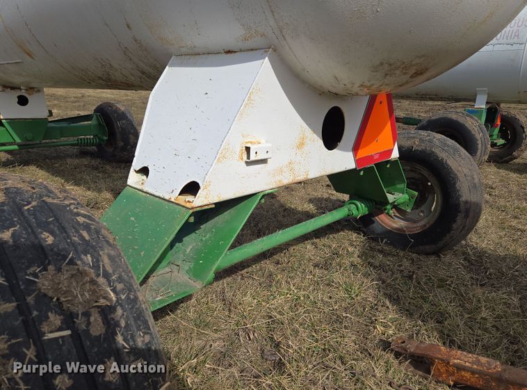 image for item EQ6694 NH3 tank trailer