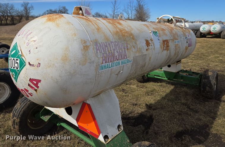 image for item EQ6694 NH3 tank trailer