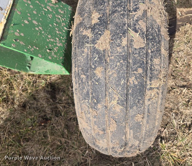 image for item EQ6694 NH3 tank trailer