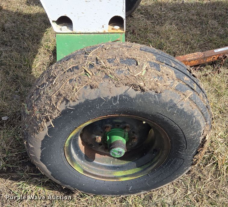 image for item EQ6694 NH3 tank trailer