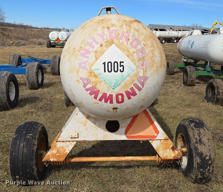 image for item EQ6695 NH3 tank trailer