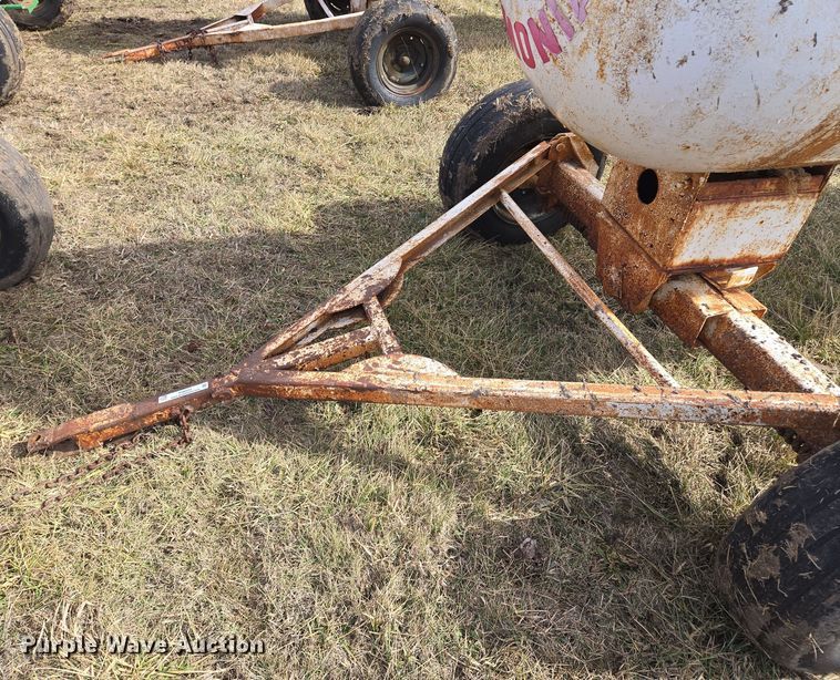 image for item EQ6695 NH3 tank trailer