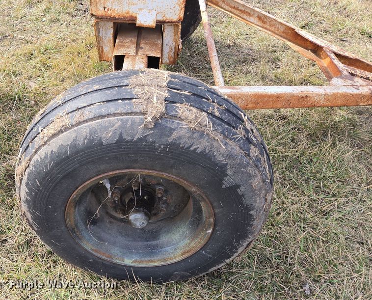 image for item EQ6695 NH3 tank trailer