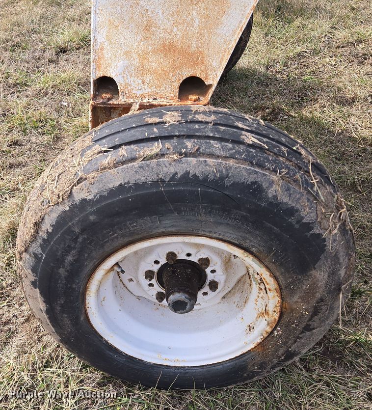 image for item EQ6695 NH3 tank trailer