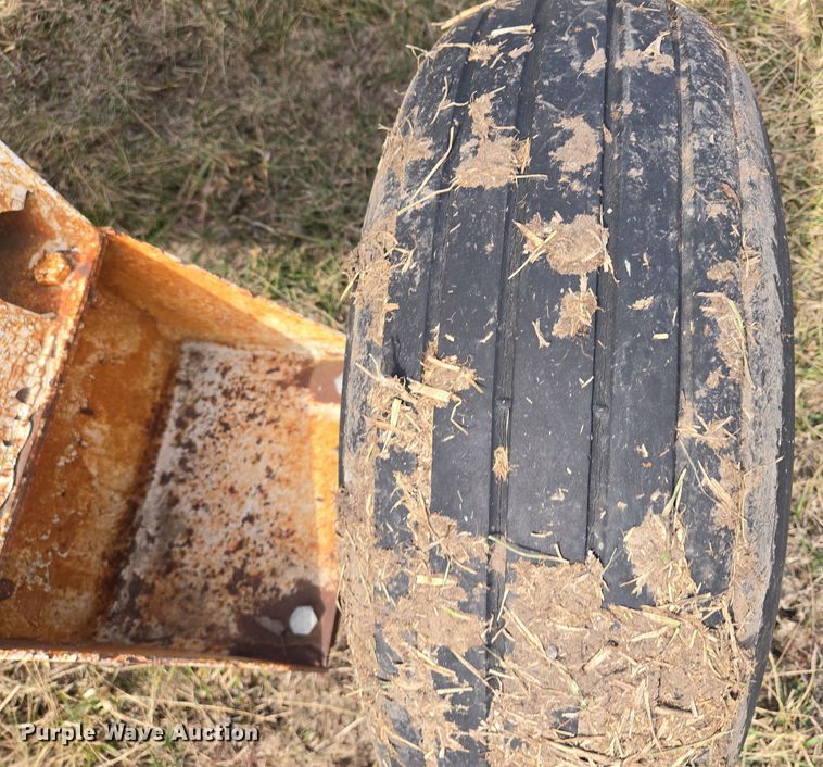 image for item EQ6695 NH3 tank trailer