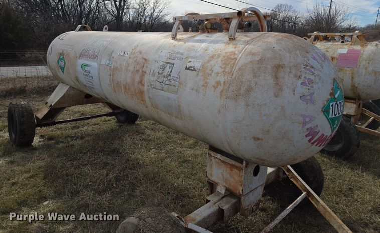 image for item EQ6696 NH3 tank trailer