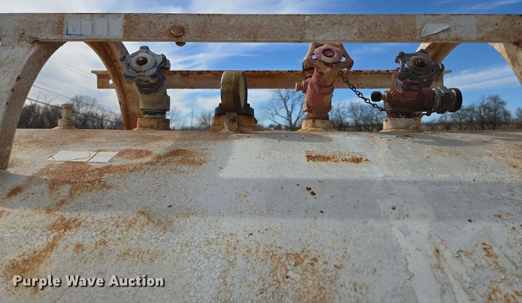 image for item EQ6696 NH3 tank trailer