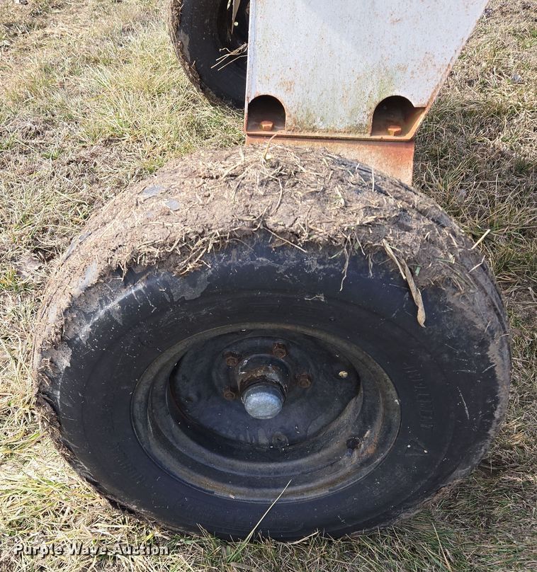 image for item EQ6696 NH3 tank trailer