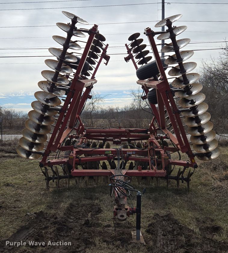 image for item EQ6705 Case IH  3950  tandem disk