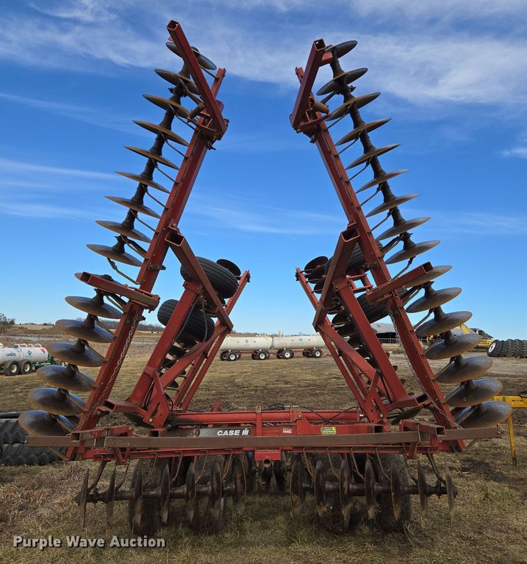 image for item EQ6705 Case IH  3950  tandem disk