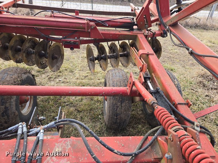 image for item EQ6705 Case IH  3950  tandem disk
