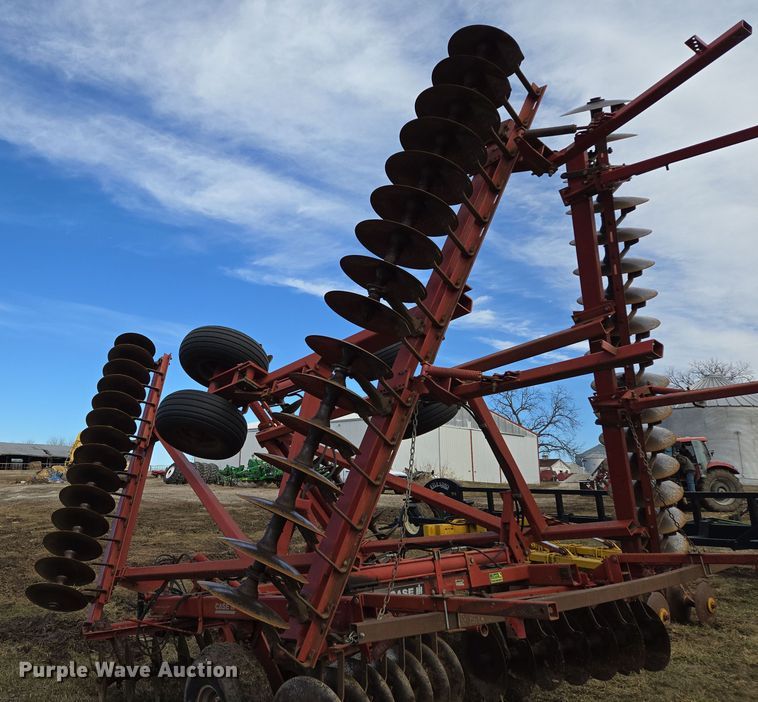 image for item EQ6705 Case IH  3950  tandem disk