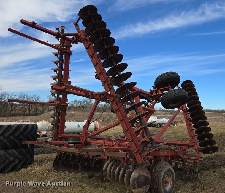 image for item EQ6705 Case IH  3950  tandem disk