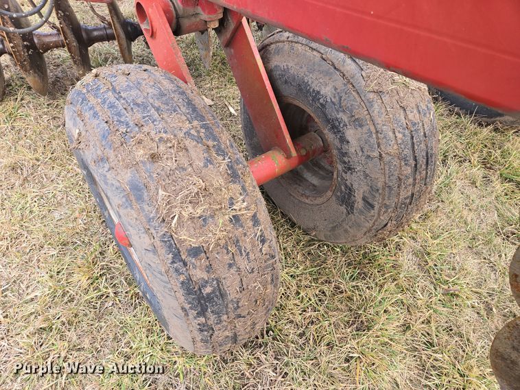 image for item EQ6705 Case IH  3950  tandem disk