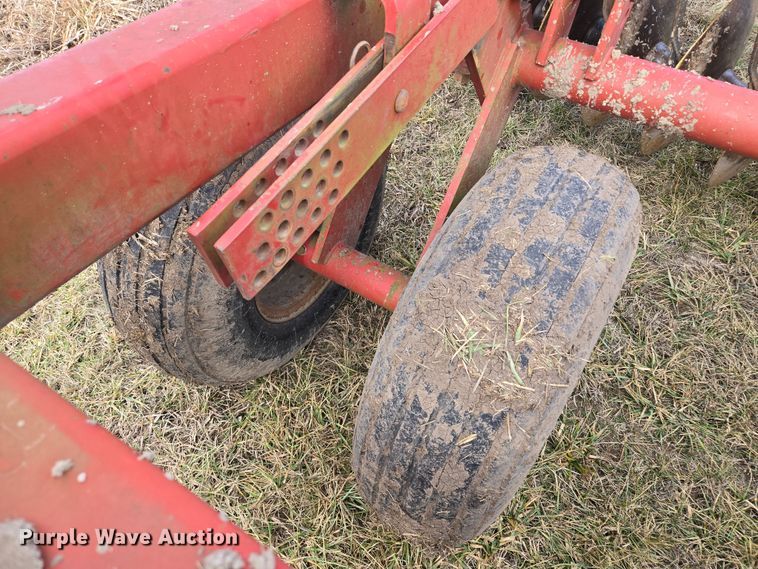 image for item EQ6705 Case IH  3950  tandem disk