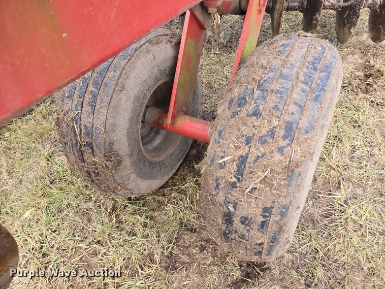 image for item EQ6705 Case IH  3950  tandem disk