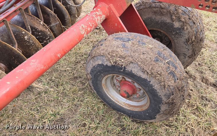 image for item EQ6705 Case IH  3950  tandem disk