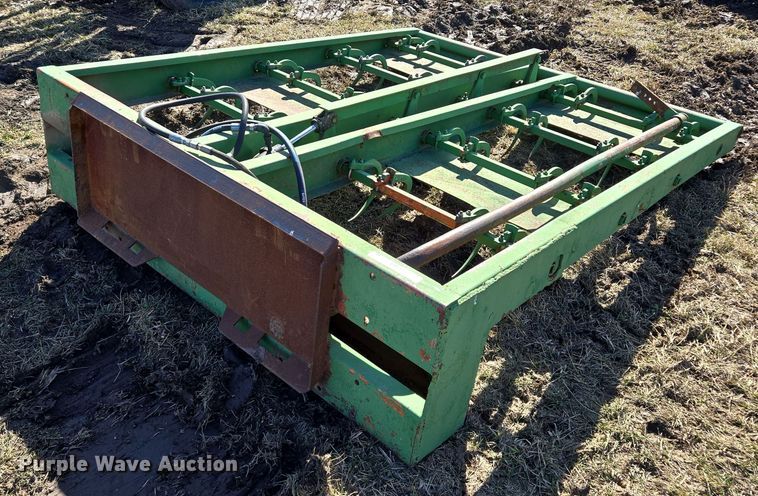 image for item EQ6708 Skid steer bale accumulator grapple