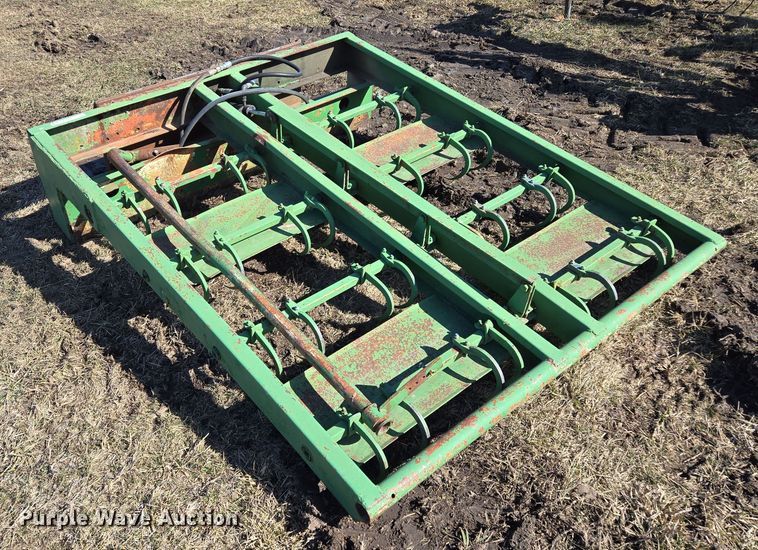 image for item EQ6708 Skid steer bale accumulator grapple