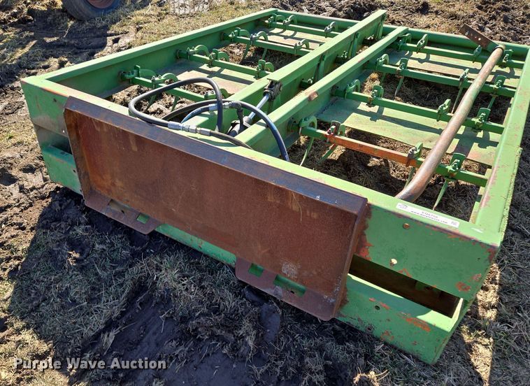 image for item EQ6708 Skid steer bale accumulator grapple