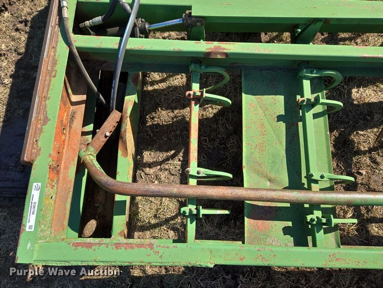 image for item EQ6708 Skid steer bale accumulator grapple