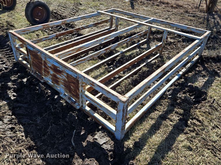 image for item EQ6709 Skid steer square bale accumulator 