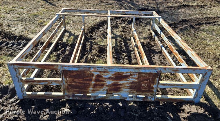 image for item EQ6709 Skid steer square bale accumulator 