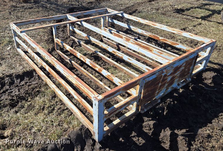 image for item EQ6709 Skid steer square bale accumulator 