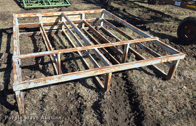 image for item EQ6709 Skid steer square bale accumulator 