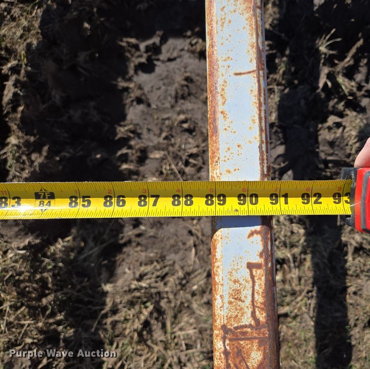 image for item EQ6709 Skid steer square bale accumulator 