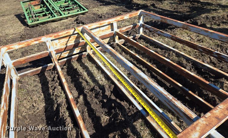 image for item EQ6709 Skid steer square bale accumulator 