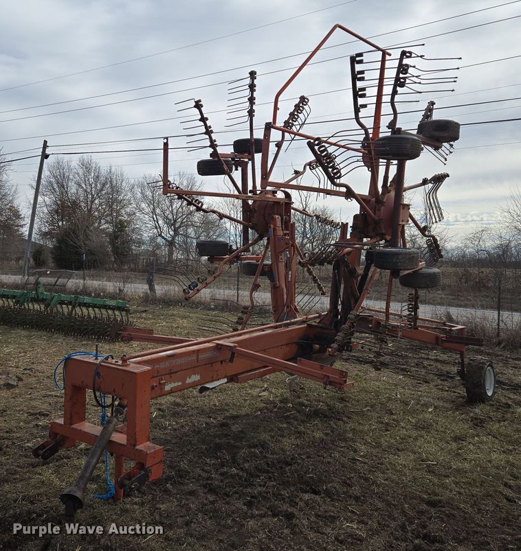 image for item EQ6711 1994 Kuhn  GA7301 rotary hay rake